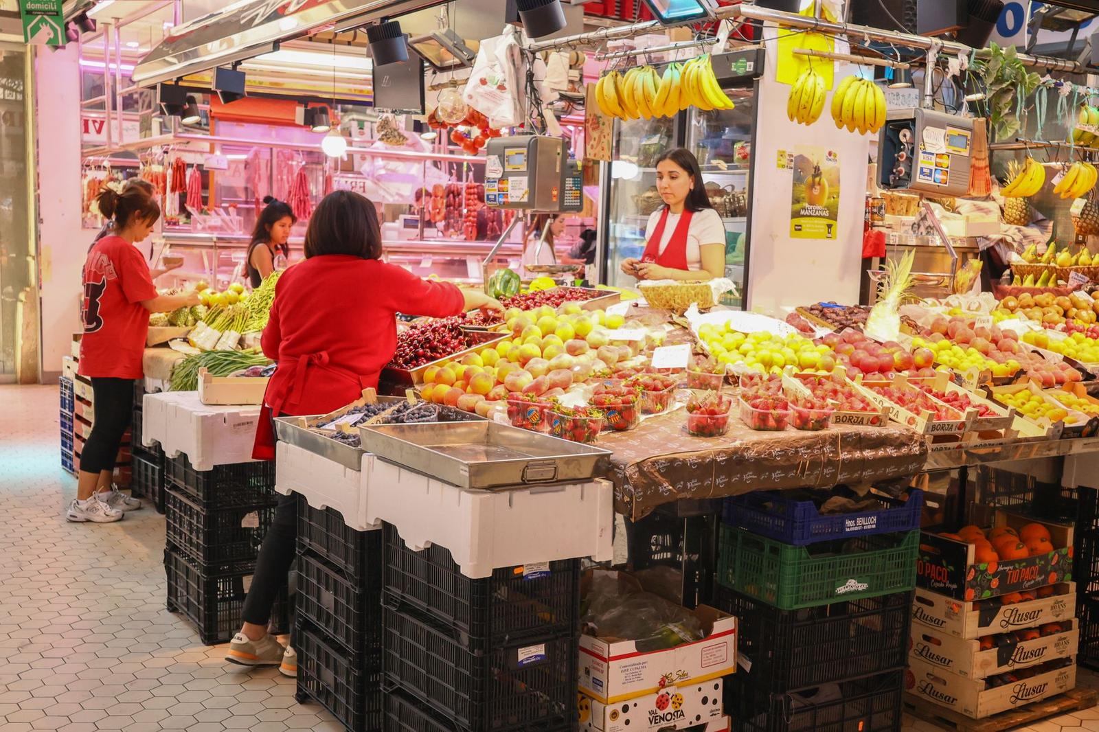 Munich's Best Farmers Markets and What to Buy Right Now